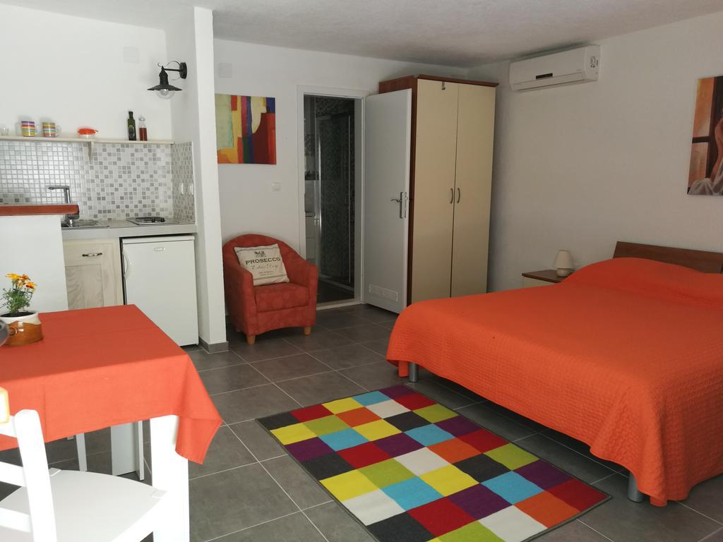 Apartments Priko Stari Grad  Eksteriør billede